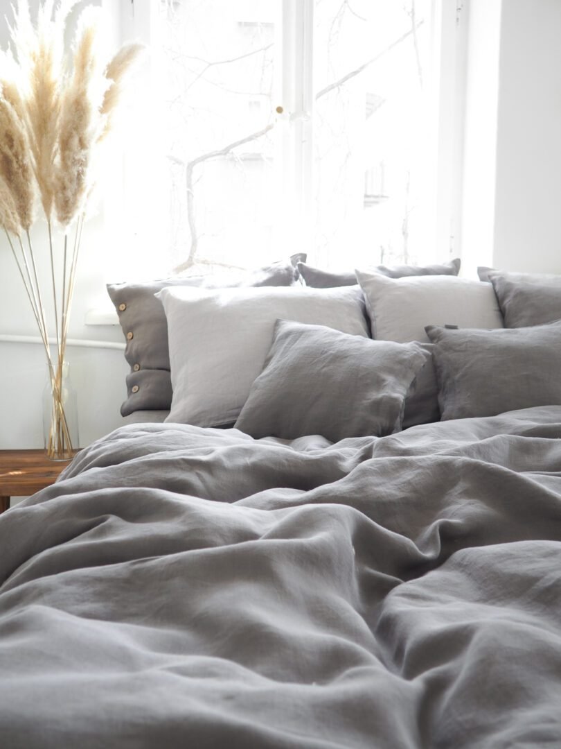 King Bedding Set True Gray Premium Linen - Image 2